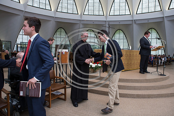 170529_carson_naunheim_priory_graduation_433