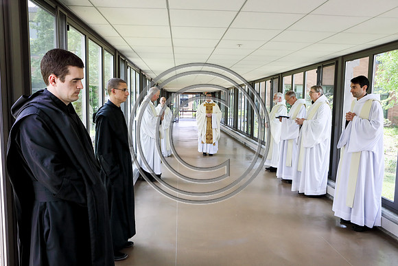 170529_carson_naunheim_priory_graduation_105