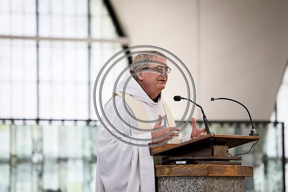 170529_carson_naunheim_priory_graduation_172