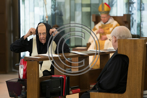 170529_carson_naunheim_priory_graduation_096