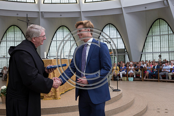 170529_carson_naunheim_priory_graduation_444