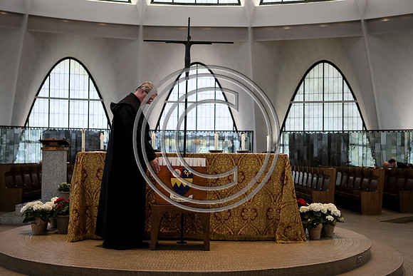 170529_carson_naunheim_priory_graduation_065